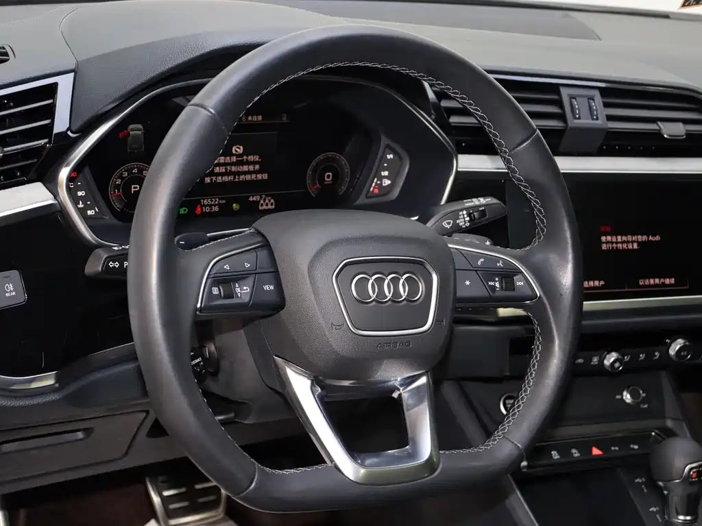 Audi Q3 — фото 15