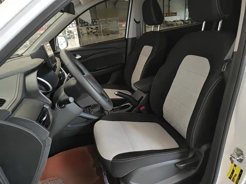 Wuling Hongguang S3 — фото 8