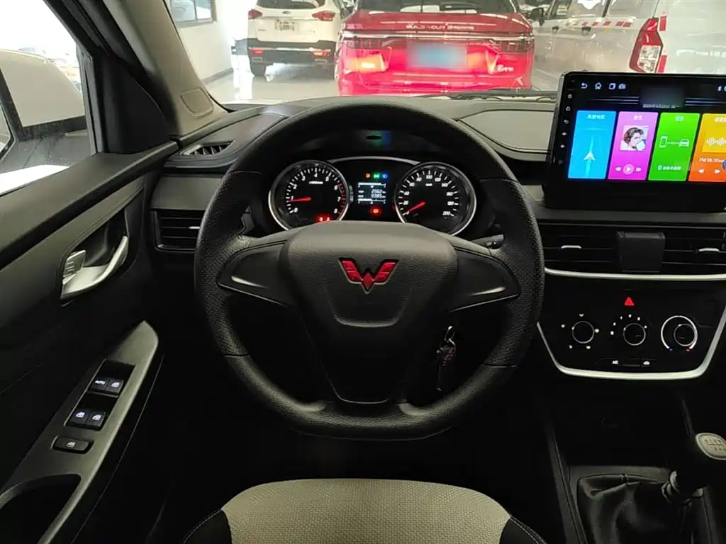 Wuling Hongguang S3 — фото 12