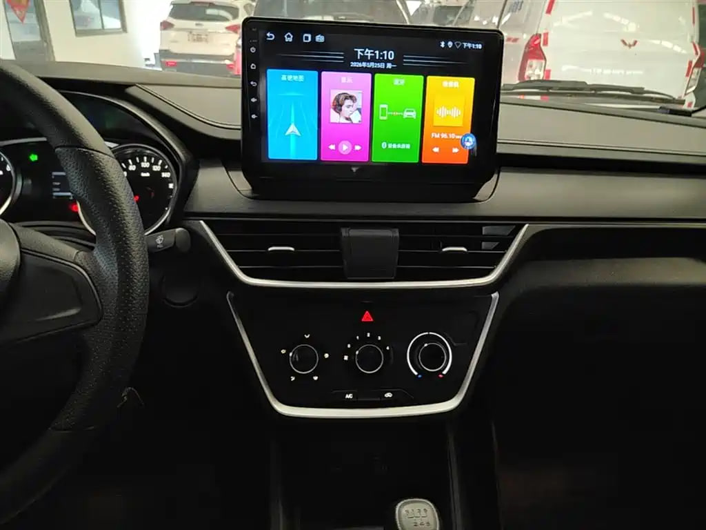 Wuling Hongguang S3 — фото 13