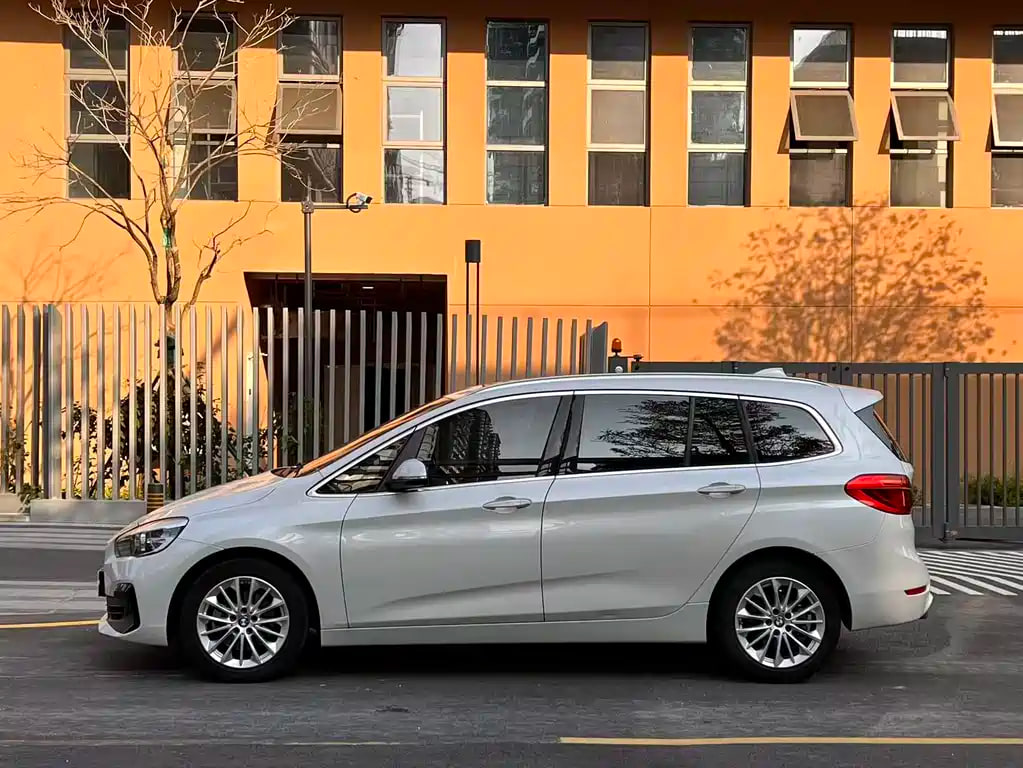 BMW 2 Xi Duo Gong Neng Lv Xing Che — фото 2