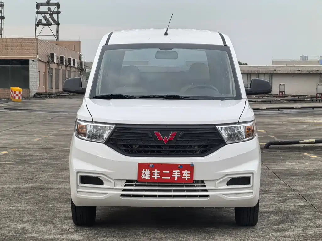 Wuling Hong Guang V — фото 2