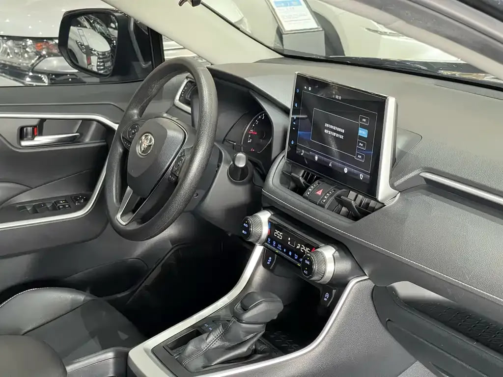 Toyota Wildlander — фото 15