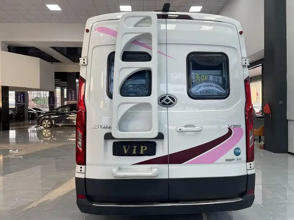 SAIC Maxus MAXUS V90 Fang Che — фото 15