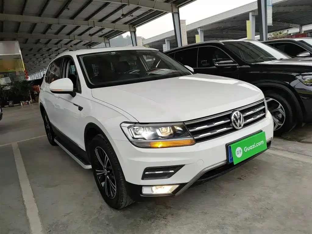 Volkswagen Tiguan L — фото 12