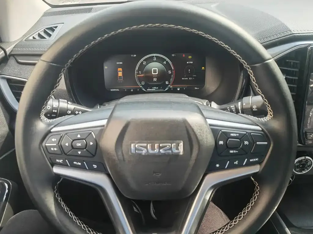 Isuzu Ling Tuo — фото 11