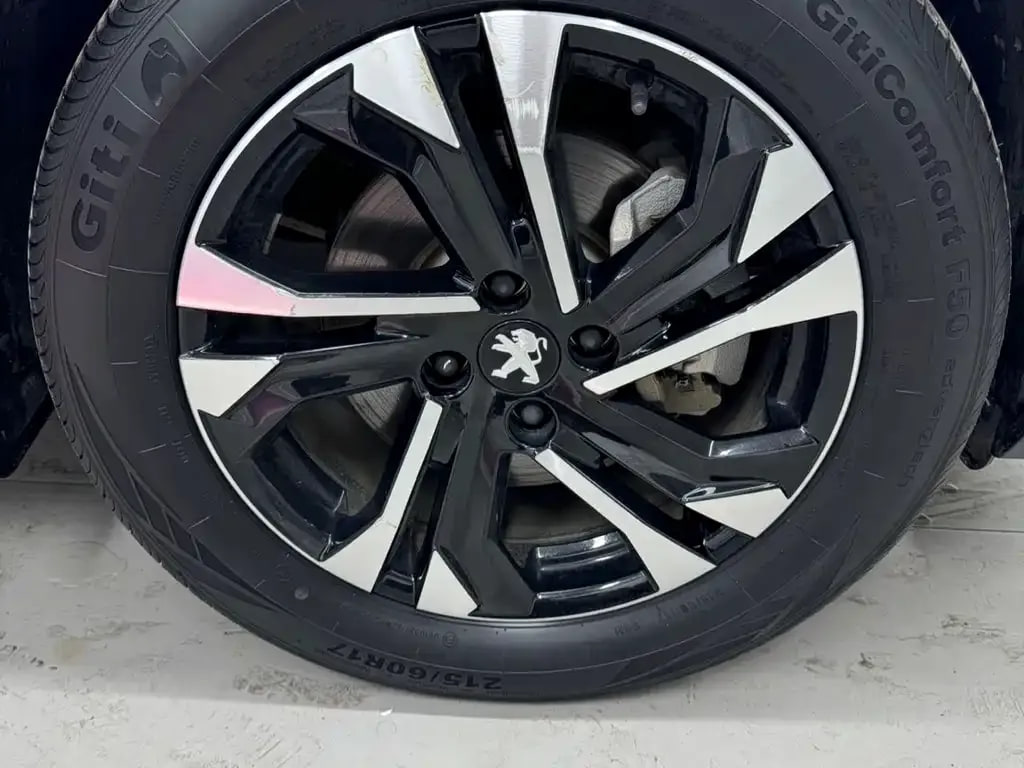 Peugeot 2008 — фото 12