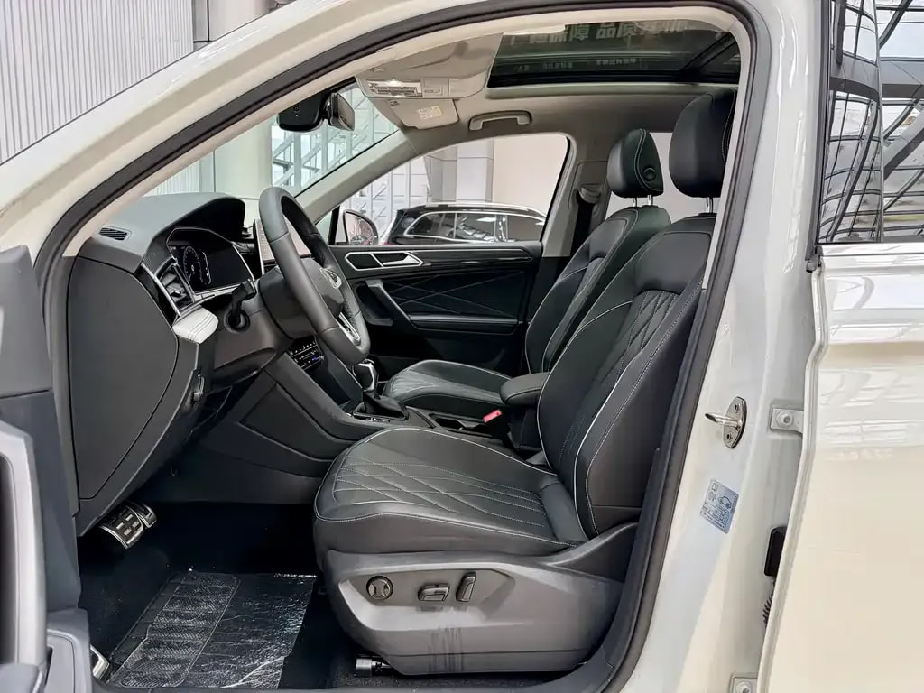 Volkswagen Tiguan L — фото 3