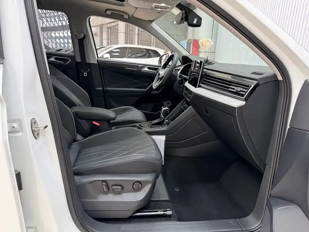 Volkswagen Tiguan L — фото 4