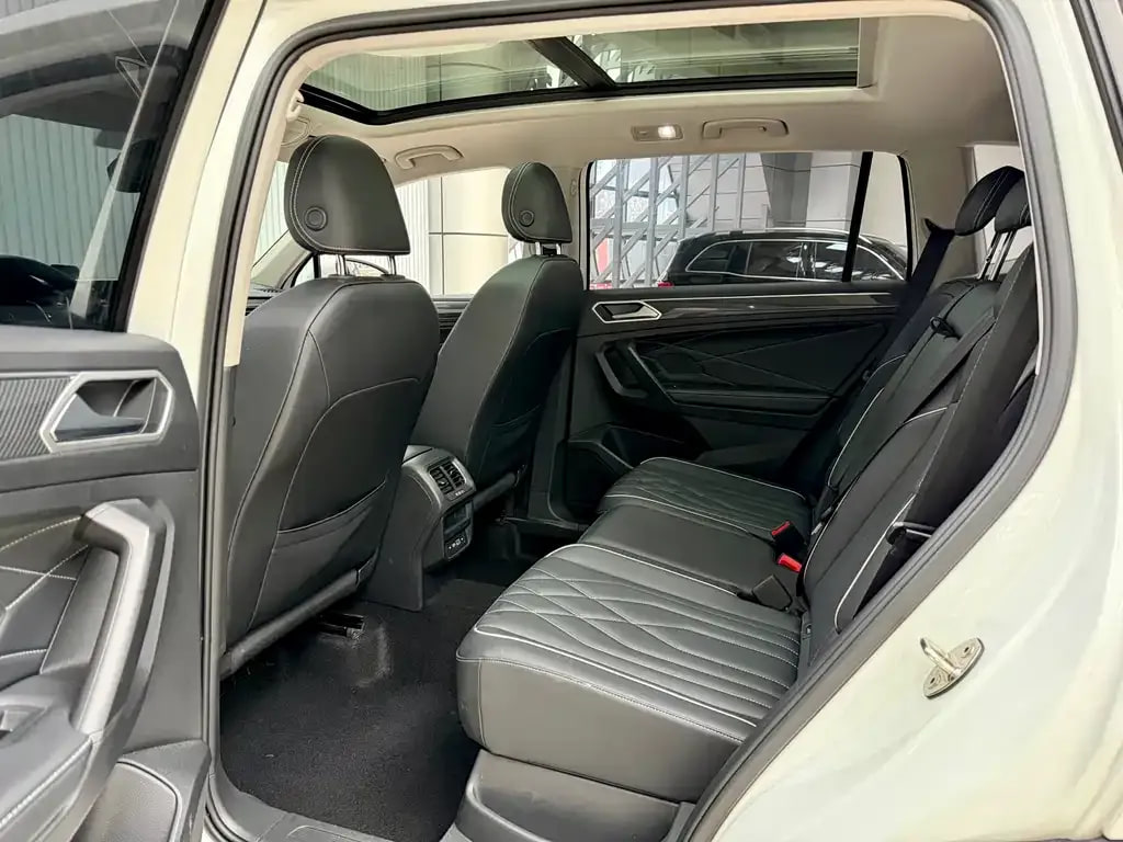 Volkswagen Tiguan L — фото 5