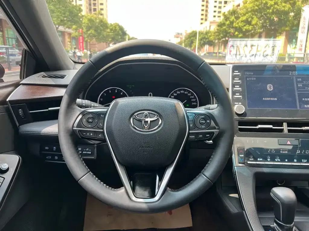 Toyota Avalon — фото 11