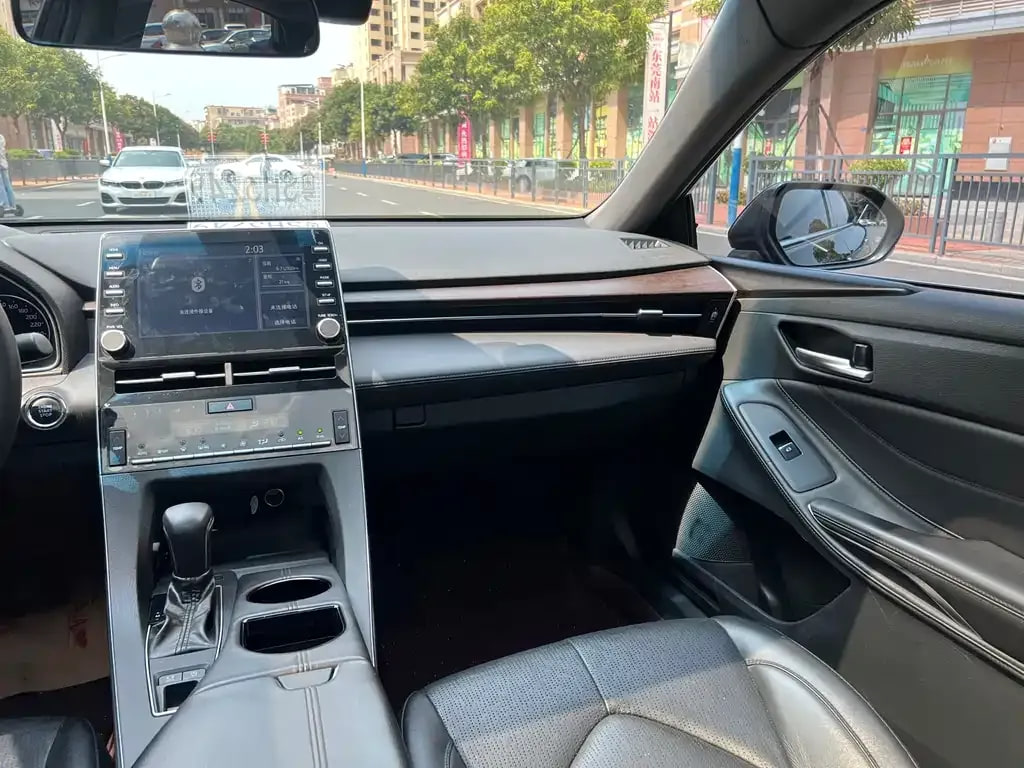 Toyota Avalon — фото 12