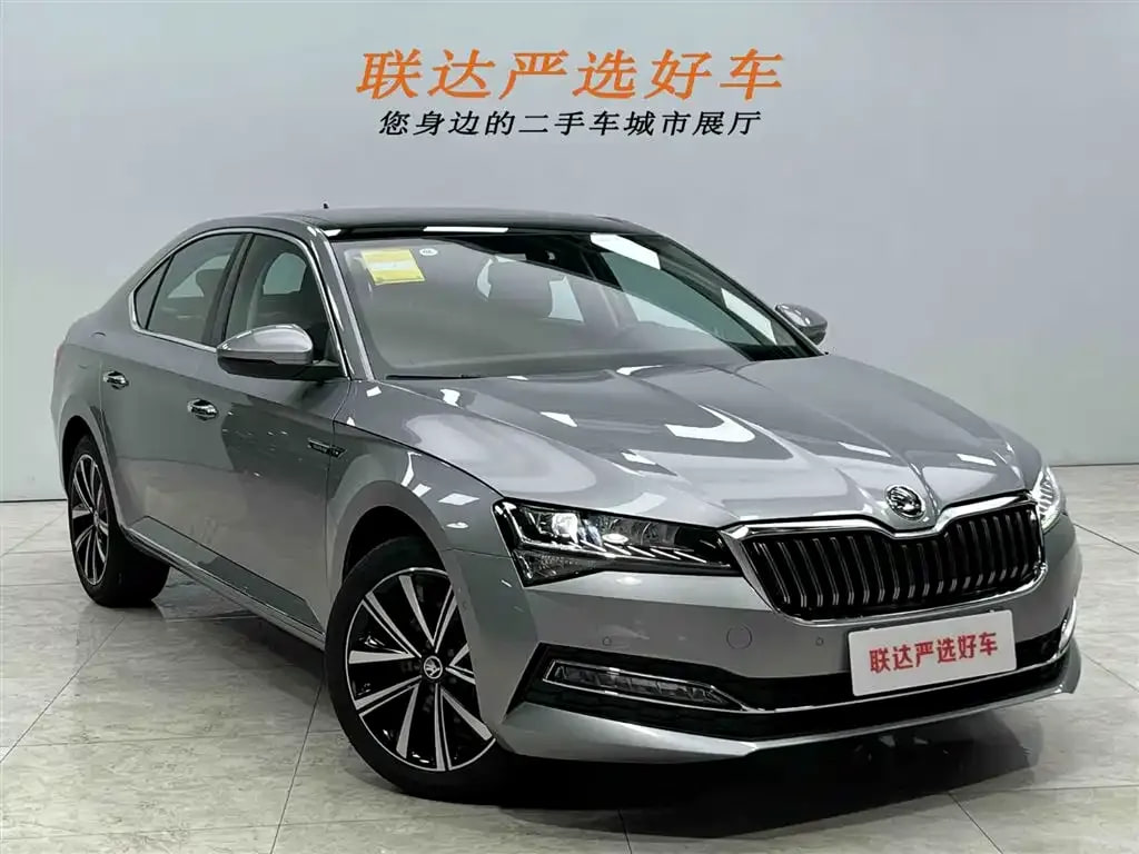 Skoda Superb — фото 3
