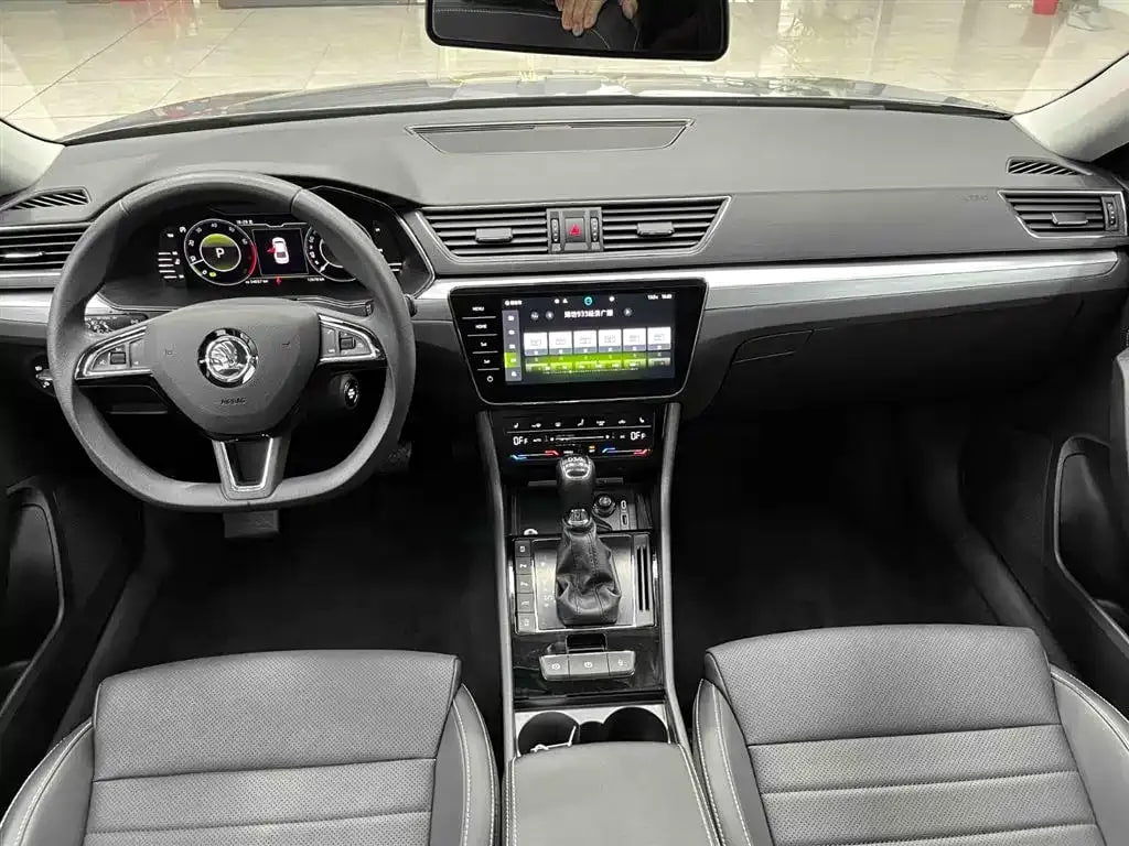 Skoda Superb — фото 4