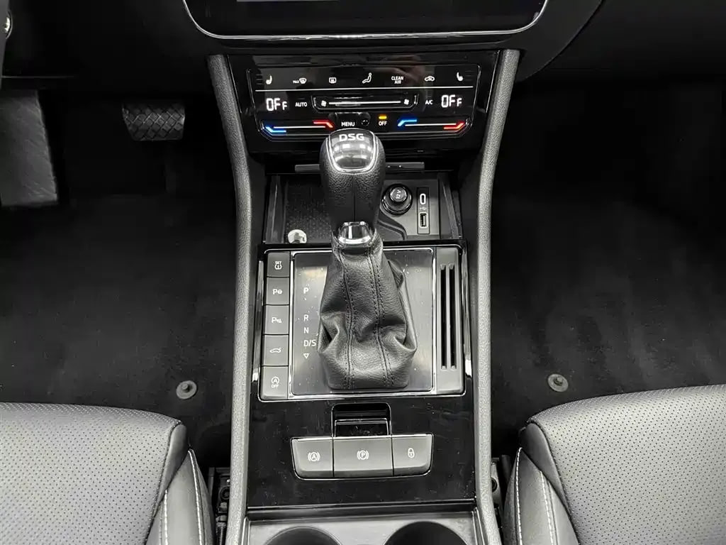 Skoda Superb — фото 7