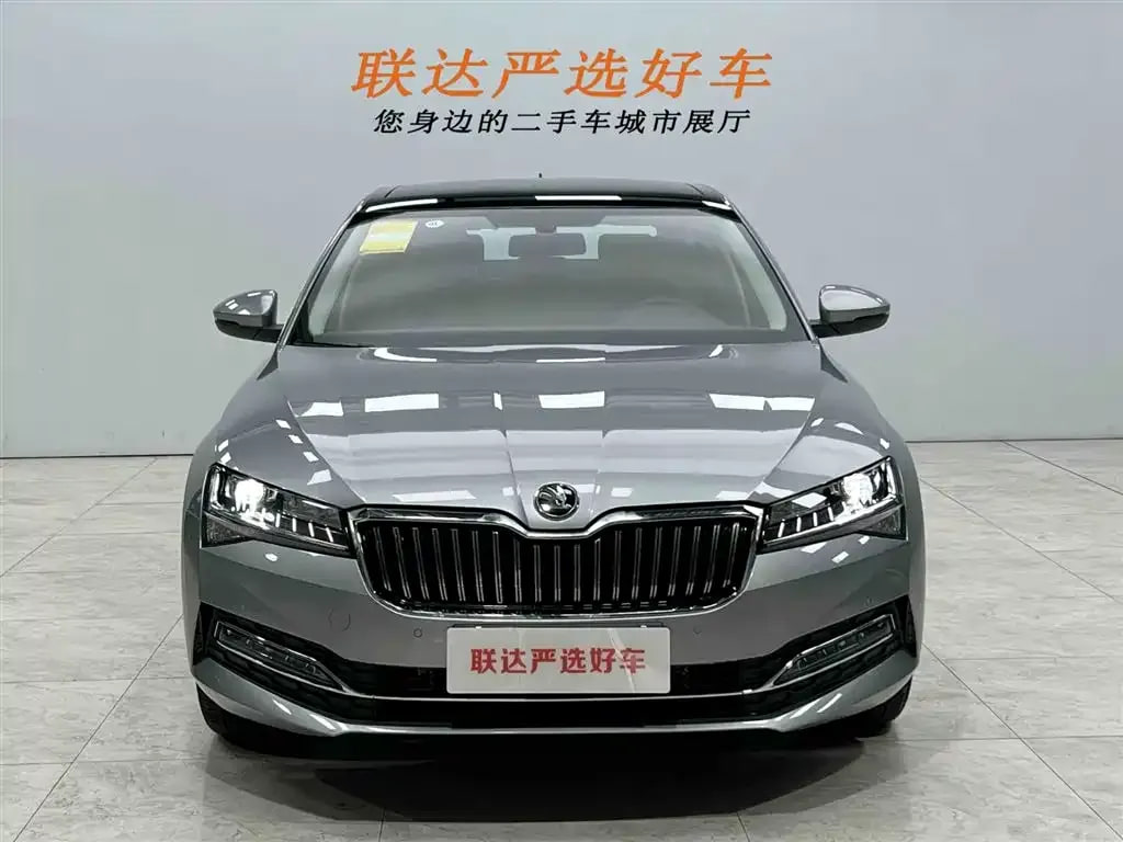Skoda Superb — фото 14