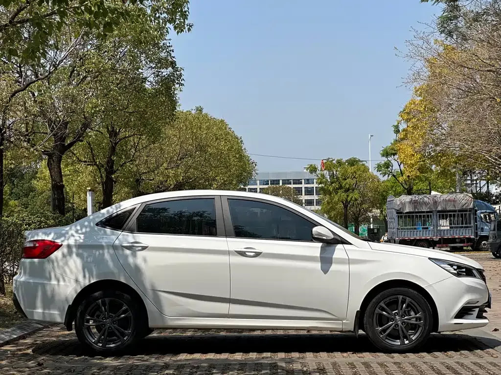 Changan Eado DT — фото 4