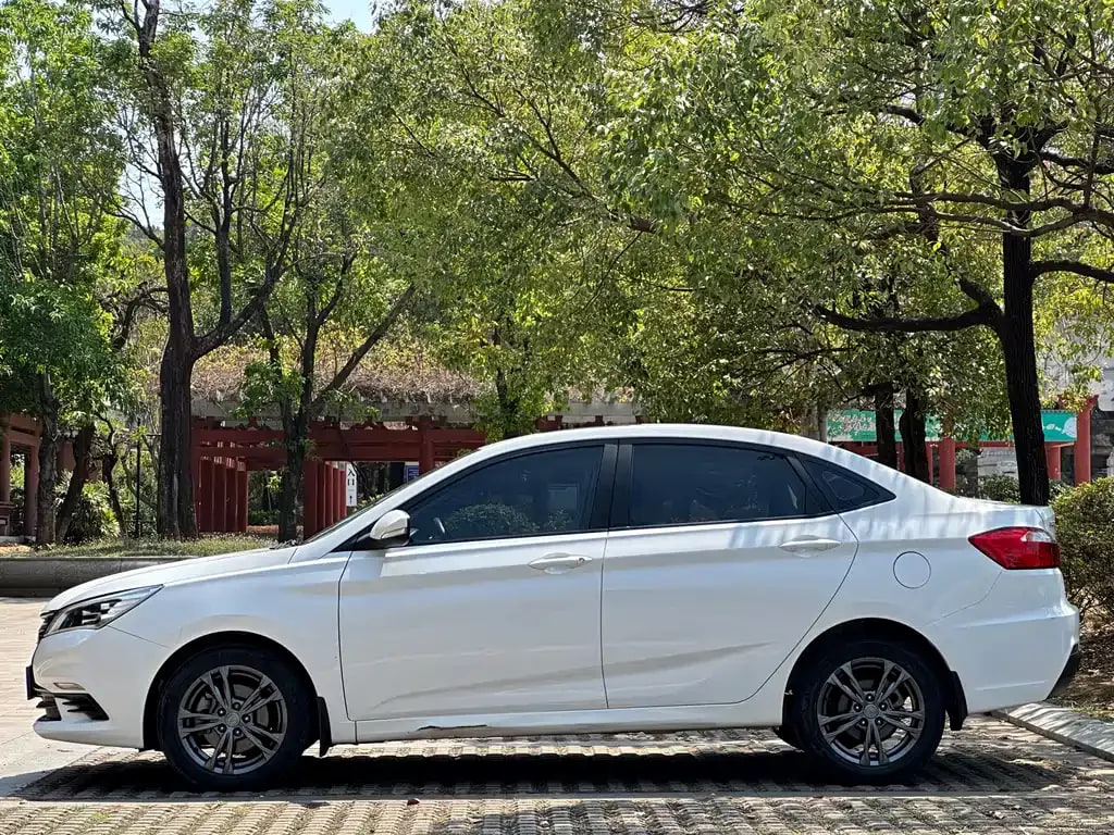 Changan Eado DT — фото 5