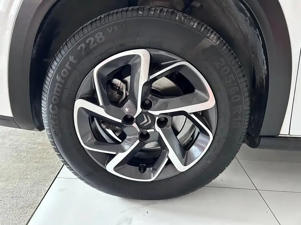 Citroen Xue Tie Long C3-XR — фото 13
