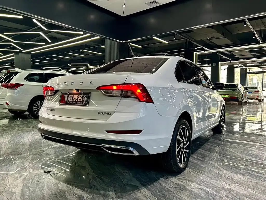 Skoda Rapid — фото 7