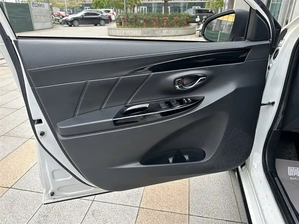 Toyota YARiS L Zhi Xuan — фото 12