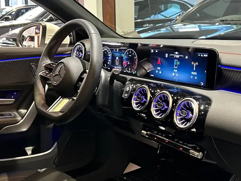 Mercedes-Benz A-Class — фото 12