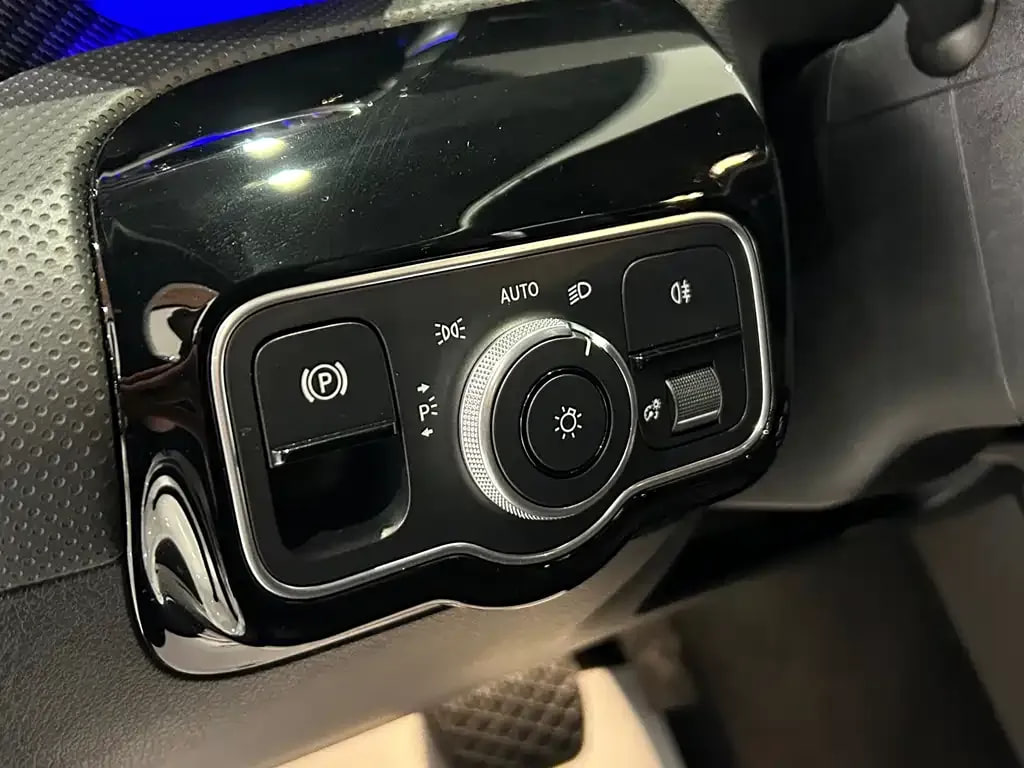 Mercedes-Benz A-Class — фото 14