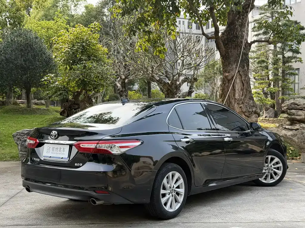 Toyota Camry — фото 6