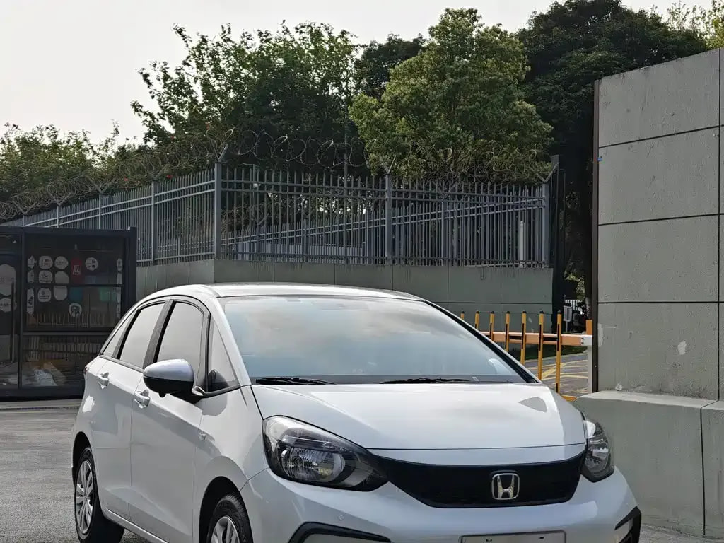Honda Fit — фото 10