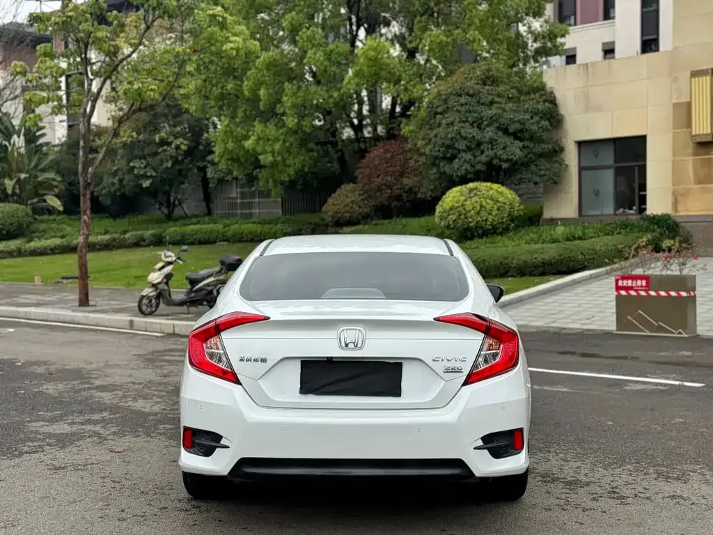 Honda Civic — фото 8