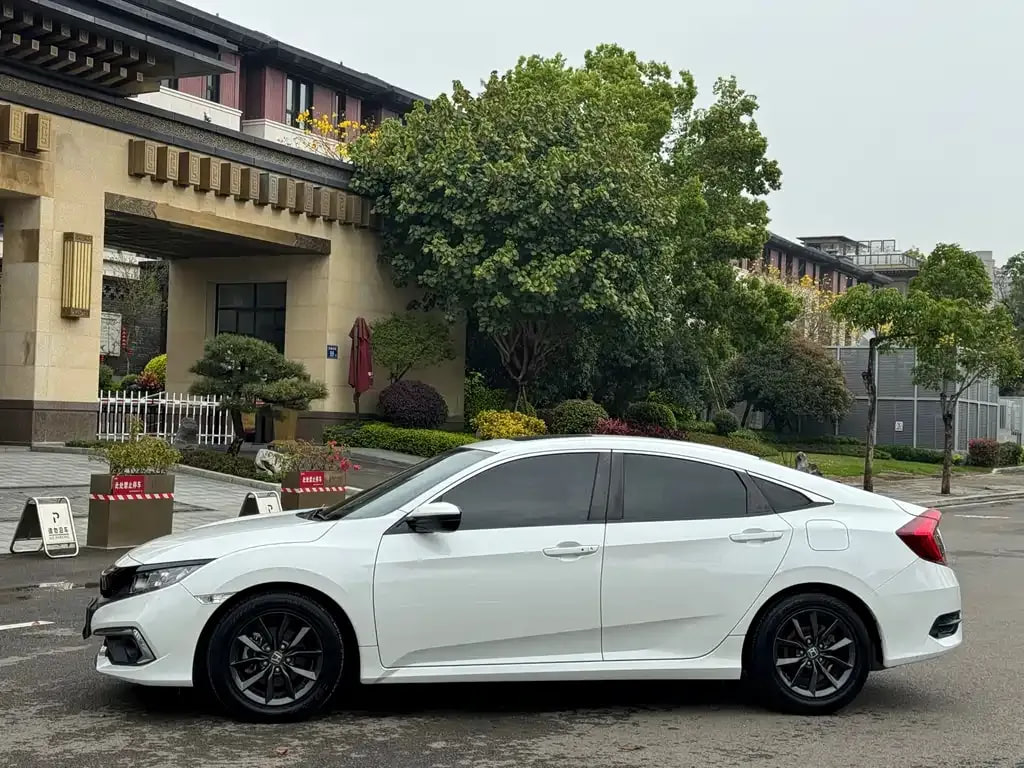 Honda Civic — фото 11