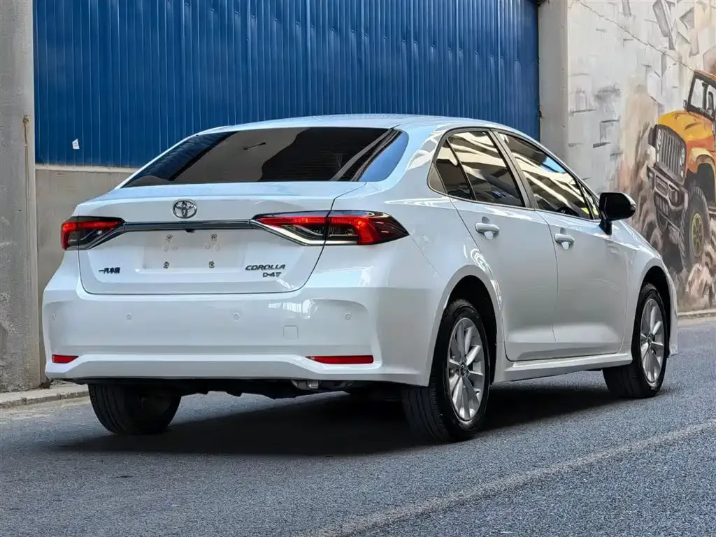 Toyota Corolla — фото 6