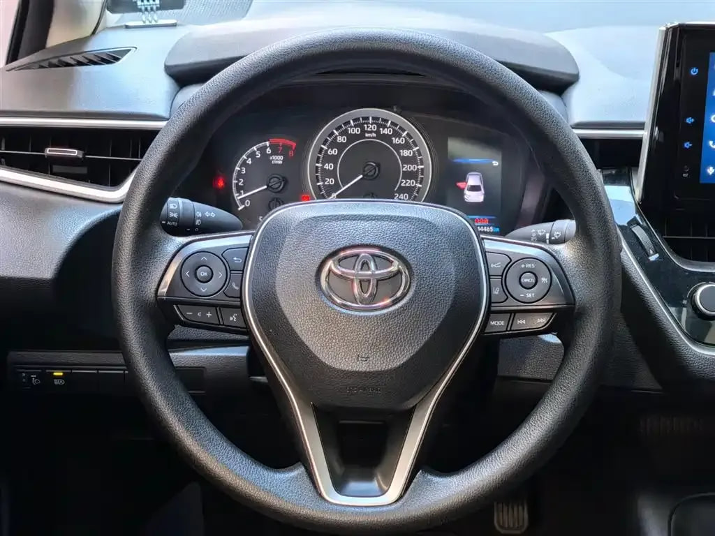 Toyota Corolla — фото 10