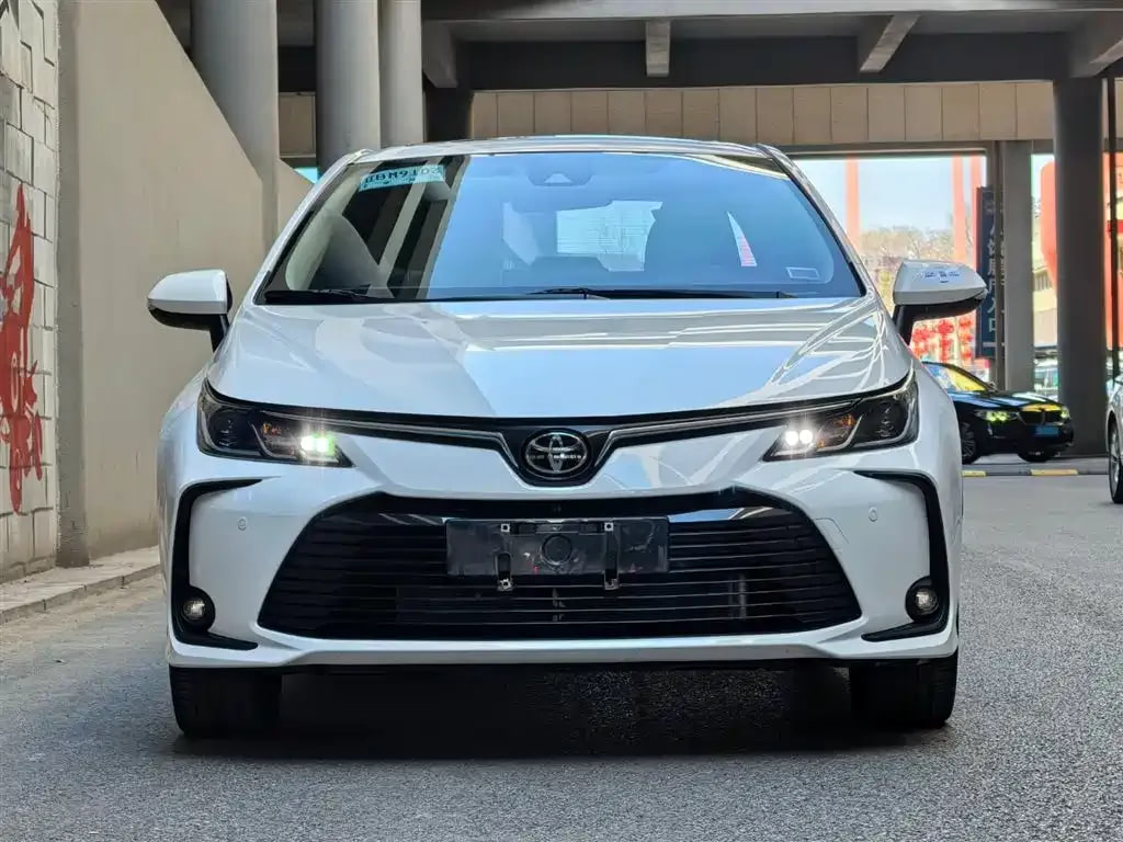 Toyota Corolla — фото 15
