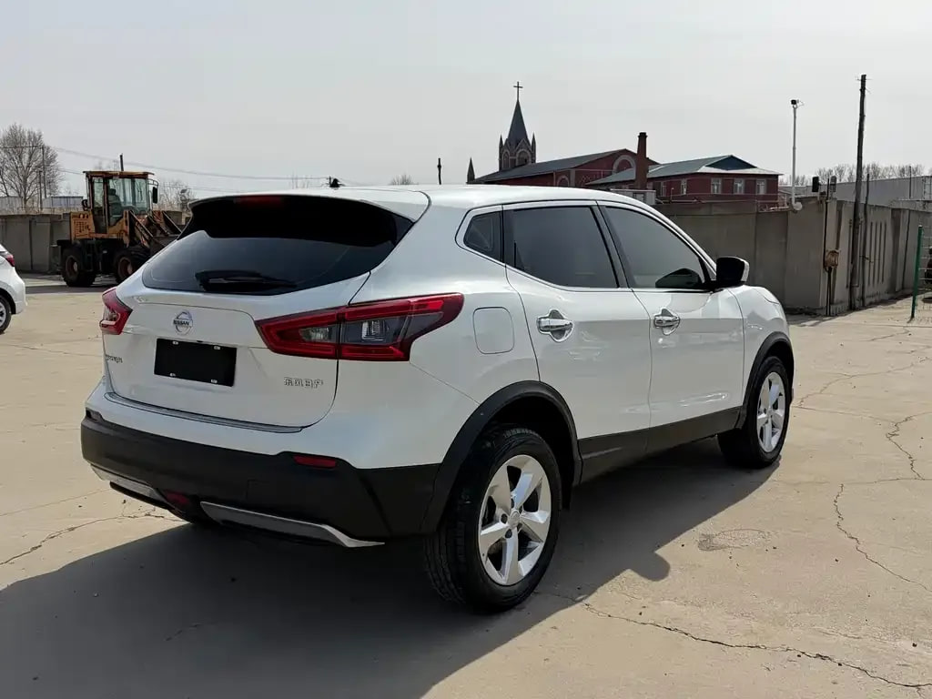 Nissan Qashqai — фото 4
