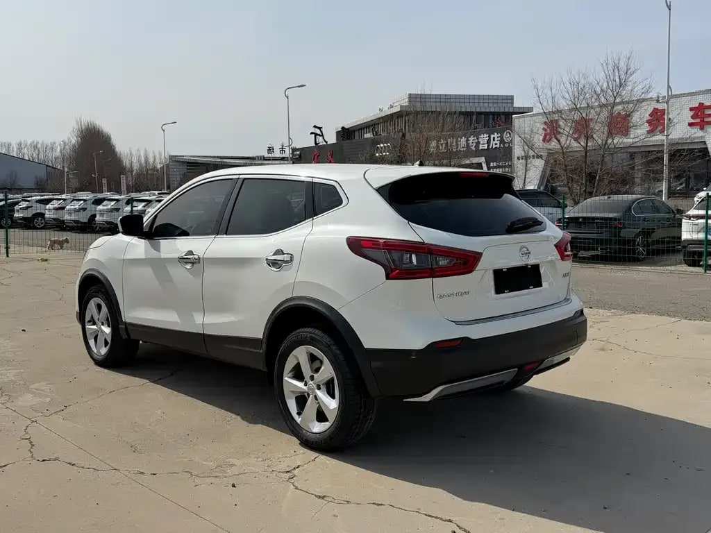 Nissan Qashqai — фото 6