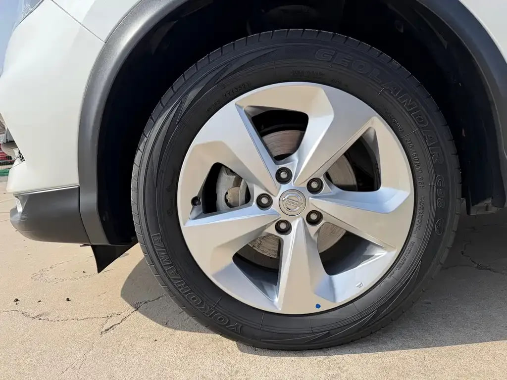 Nissan Qashqai — фото 9
