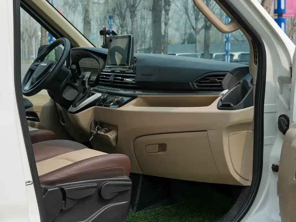 SAIC Maxus MAXUS V90 Fang Che — фото 10