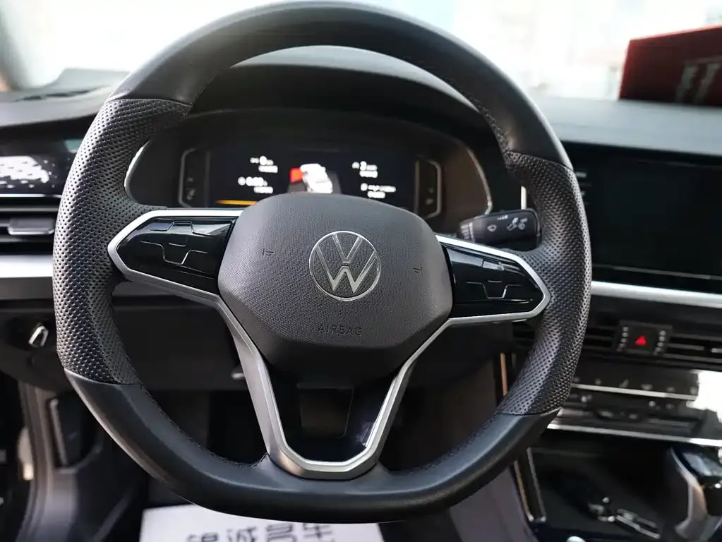 Volkswagen Passat — фото 15