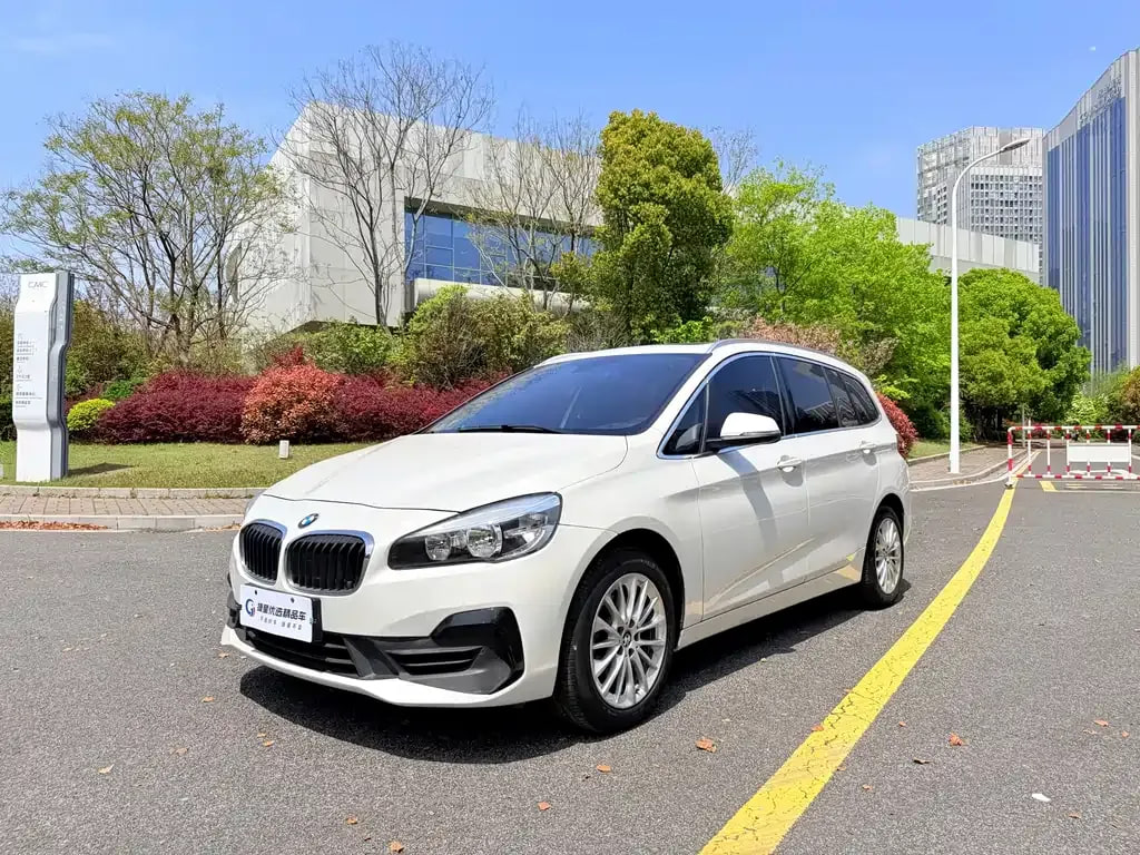 BMW 2 Xi Duo Gong Neng Lv Xing Che