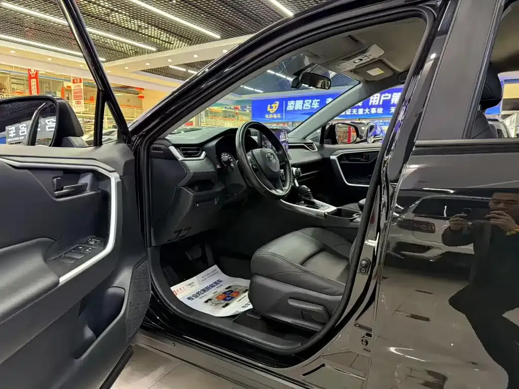 Toyota Wildlander — фото 10