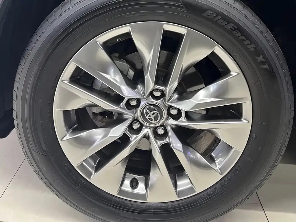 Toyota Wildlander — фото 12