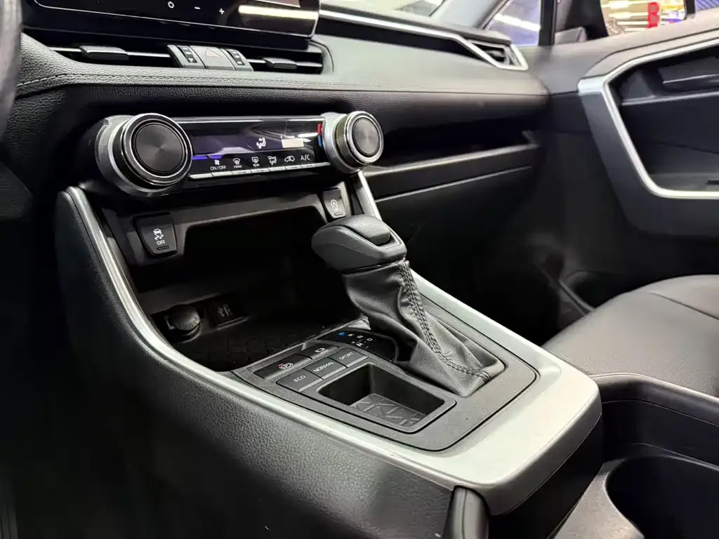 Toyota Wildlander — фото 14