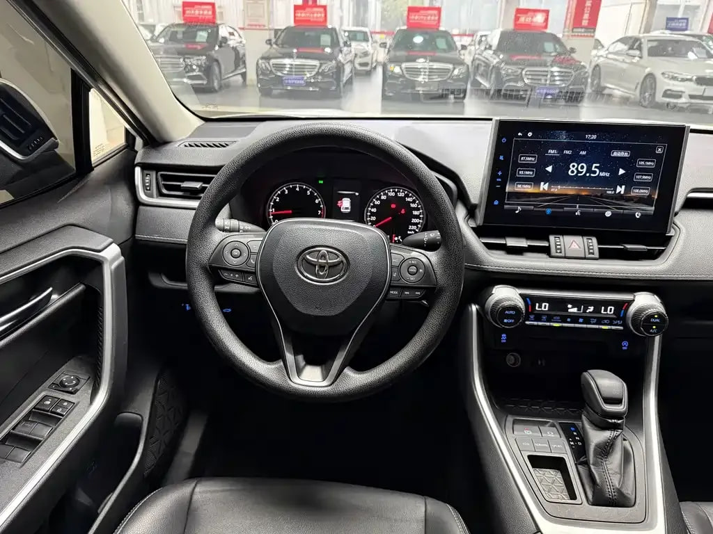 Toyota Wildlander — фото 12