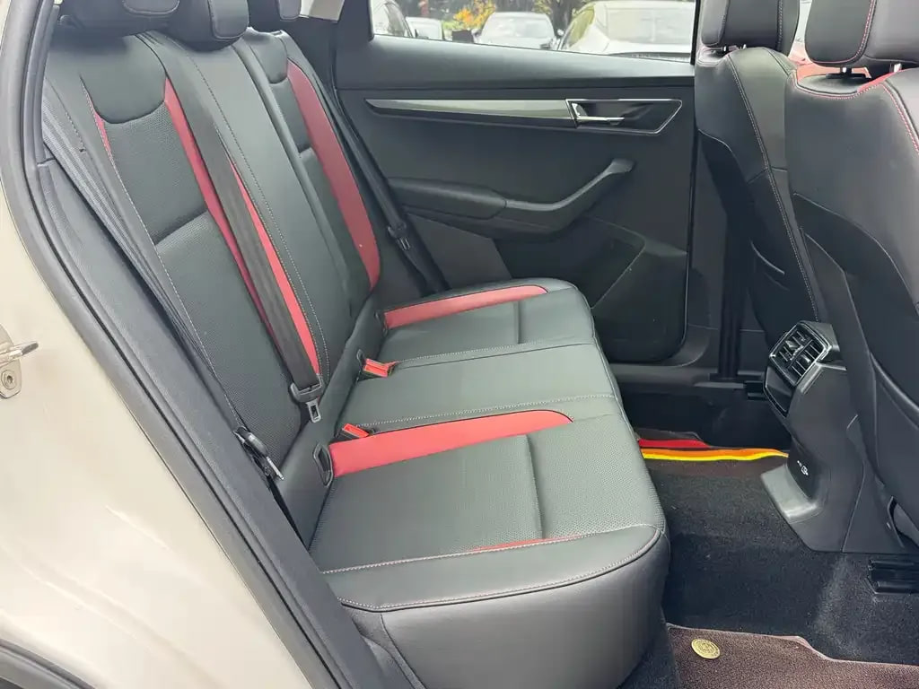 Skoda Karoq — фото 13