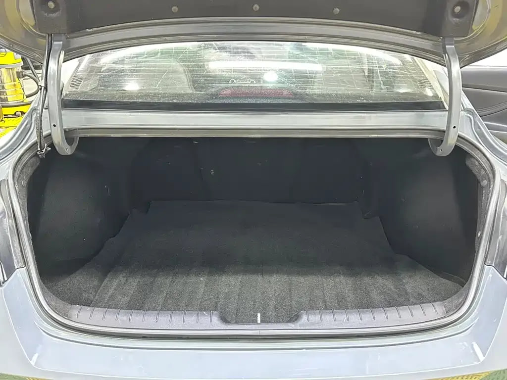Hyundai Elantra — фото 7