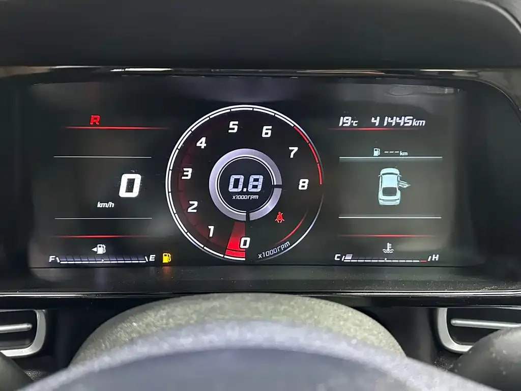 Hyundai Elantra — фото 13