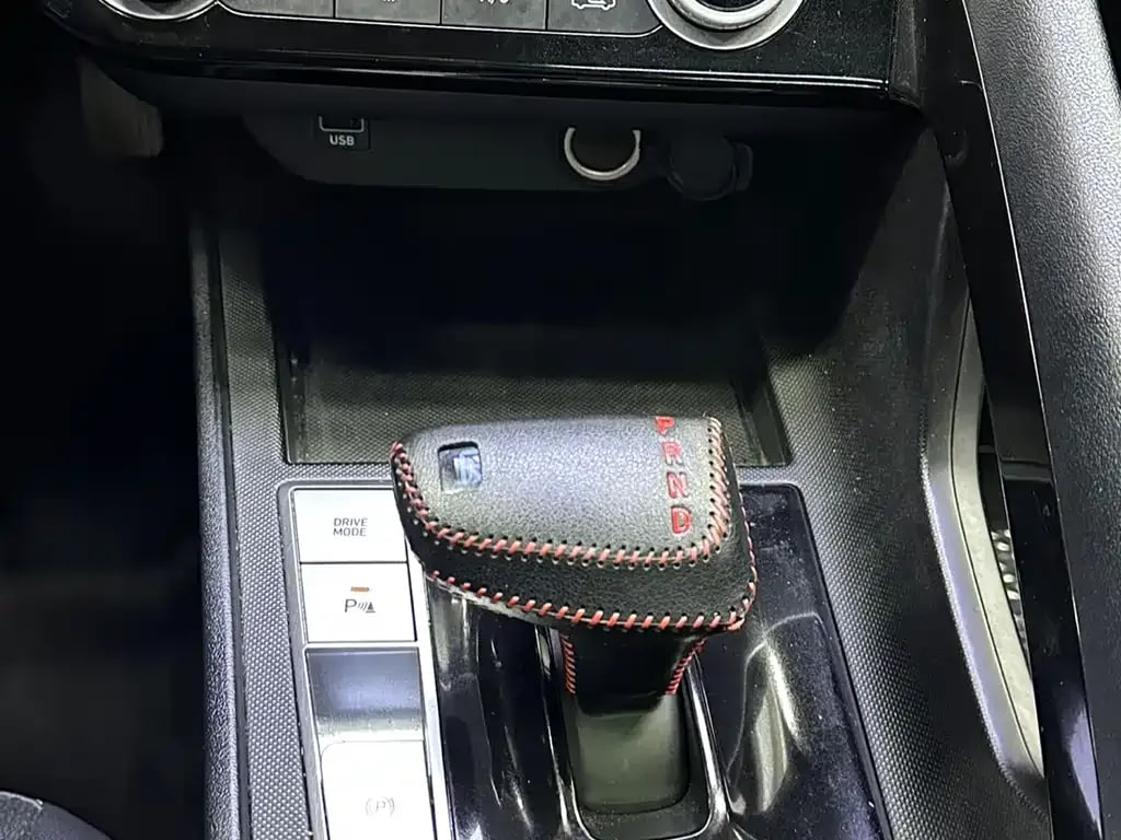 Hyundai Elantra — фото 14