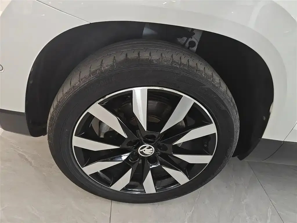 Skoda Karoq — фото 7