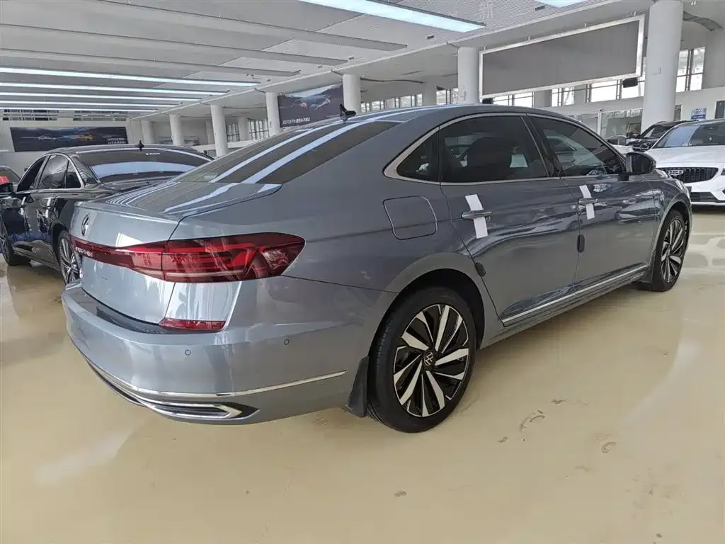 Volkswagen Passat — фото 6